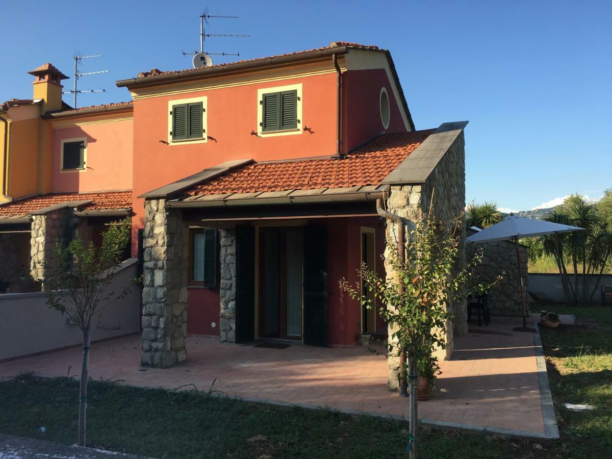 Lunezia Villa Sarzana Bagian luar foto